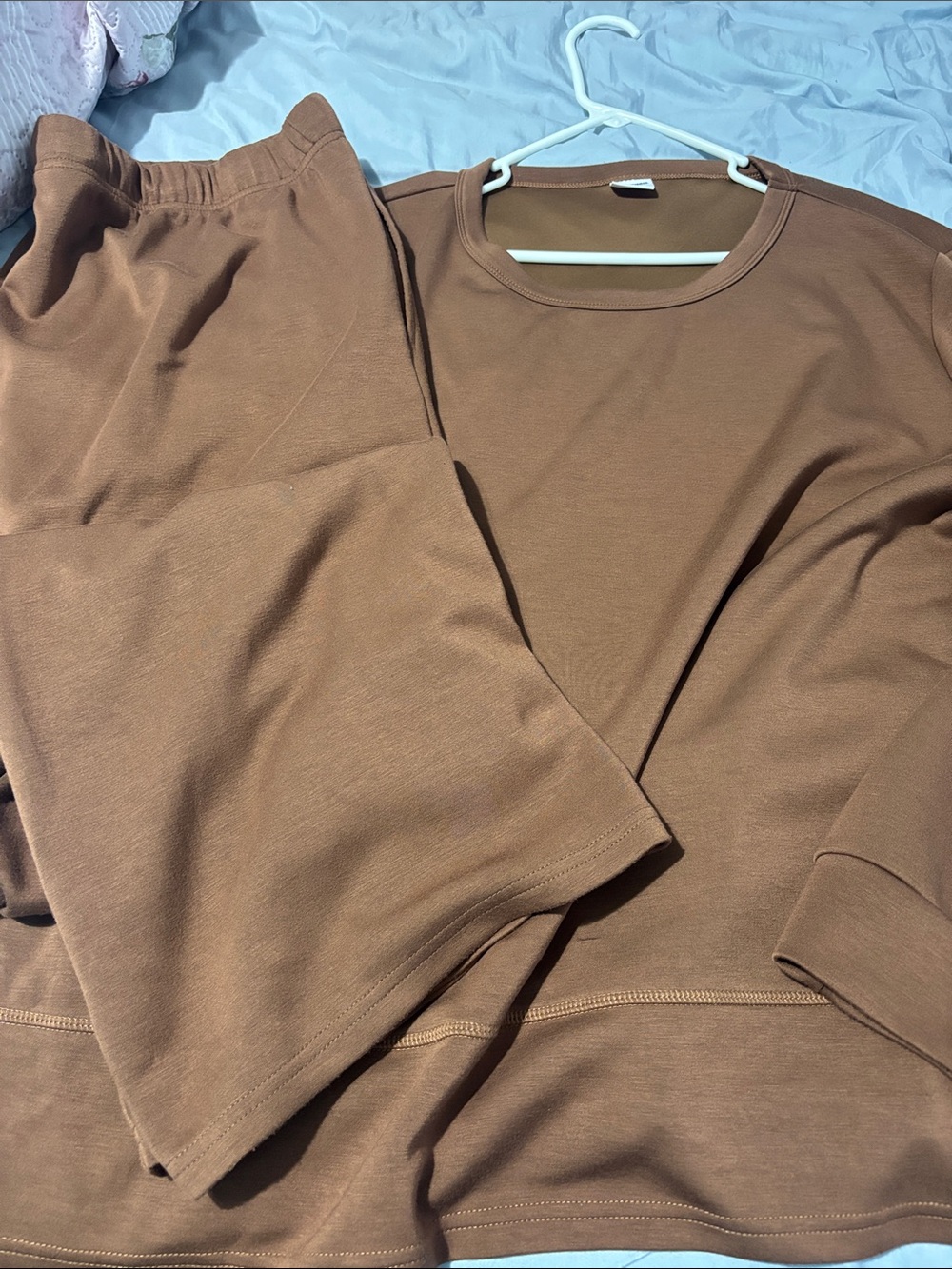 Women’s Crewneck Sweater in Warm Brown